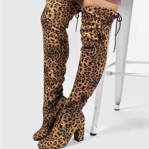 BRAND NEW WILD DIVA LOUNGS ANIMAL PRINT POINTED TOE TALL BOOT